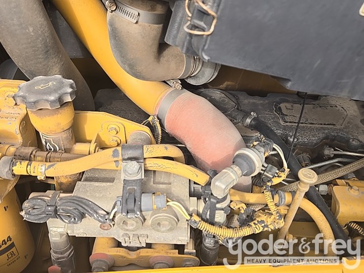 2008-caterpillar-d6n-lgp-image-41
