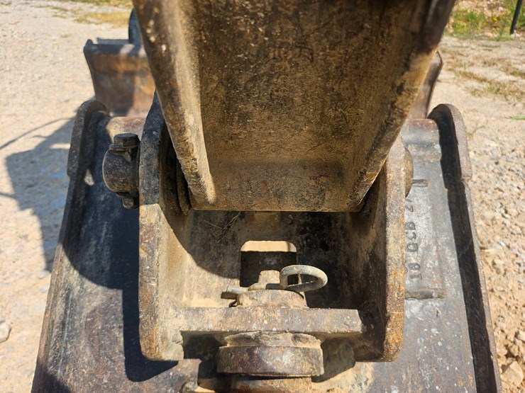 bobcat-325-image-68