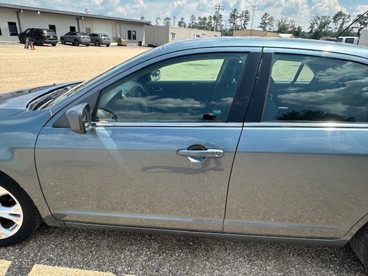 #23032-•-2012-ford-fusion-image-12