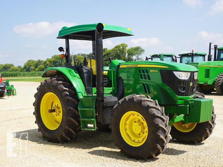 2013-john-deere-6125m-image-2