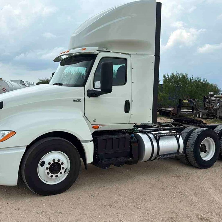 2020 INTERNATIONAL LT