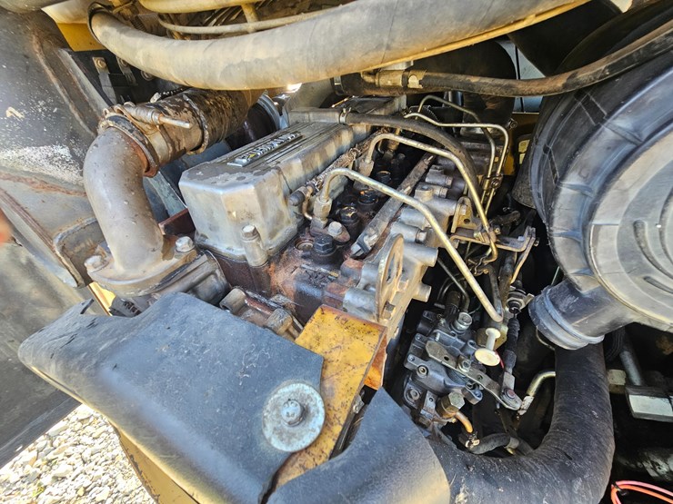 2004-caterpillar-236b-image-15
