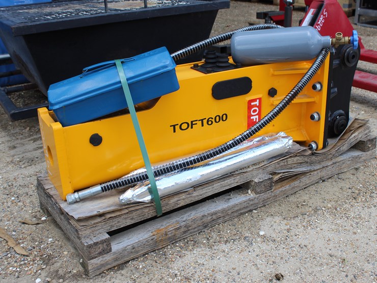 #22961-•-2025-box-type-toft600-hydraulic-hammer-with-45mm-pins-to-fit-cat305,-for-4-8...-image-1