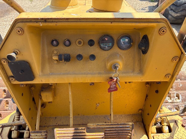 #16161-•-komatsu-crawler-dozer-|-for-parts-or-repair-only-image-10