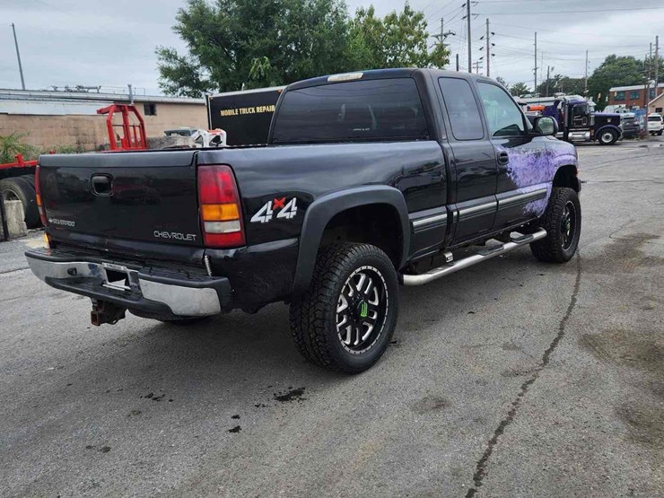 2002-chevy-2500-hd-pickup-truck-image-6