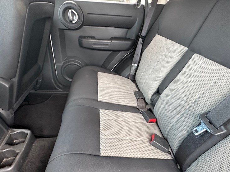 2010-dodge-nitro-image-28