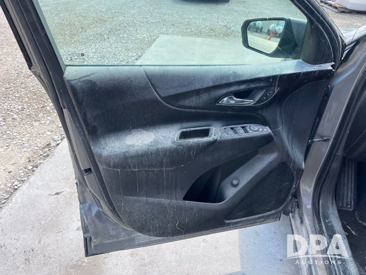 2018-chevrolet-equinox-lt-image-39