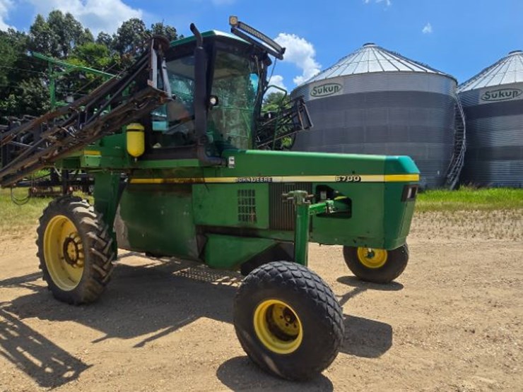 2005-john-deere-6700-image-1