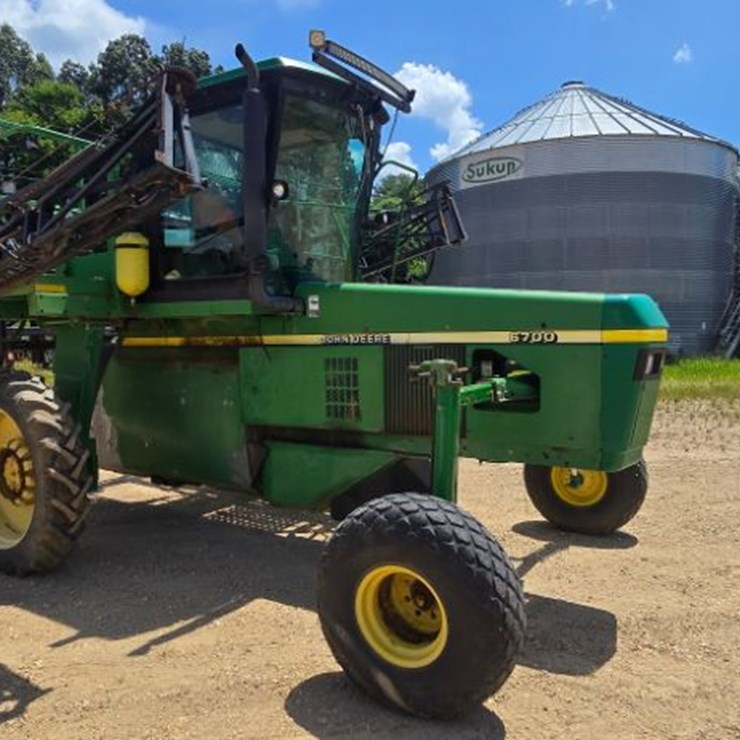2005 JOHN DEERE 6700