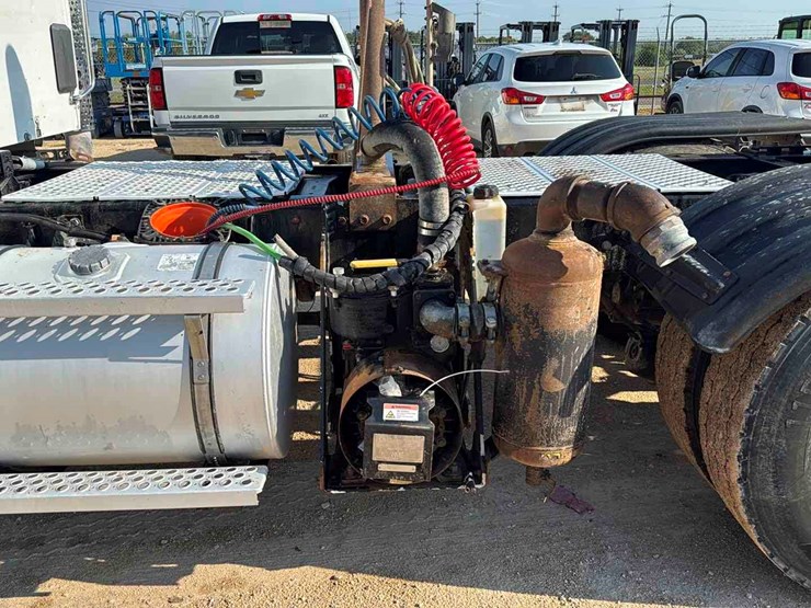 2019-kenworth-t880-image-14