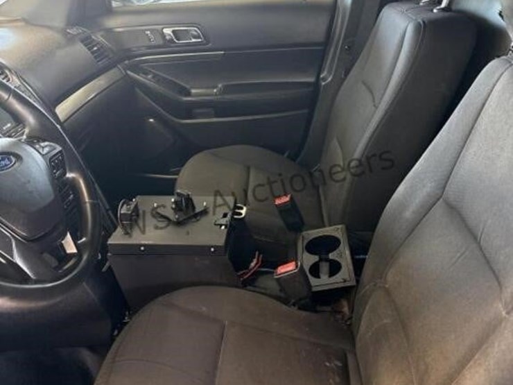 2017-ford-explorer-image-21