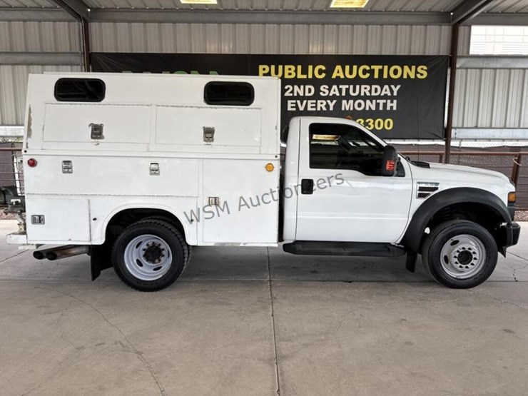 2008-ford-f550-image-1