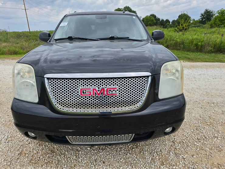 2011-gmc-yukon-xl-image-42