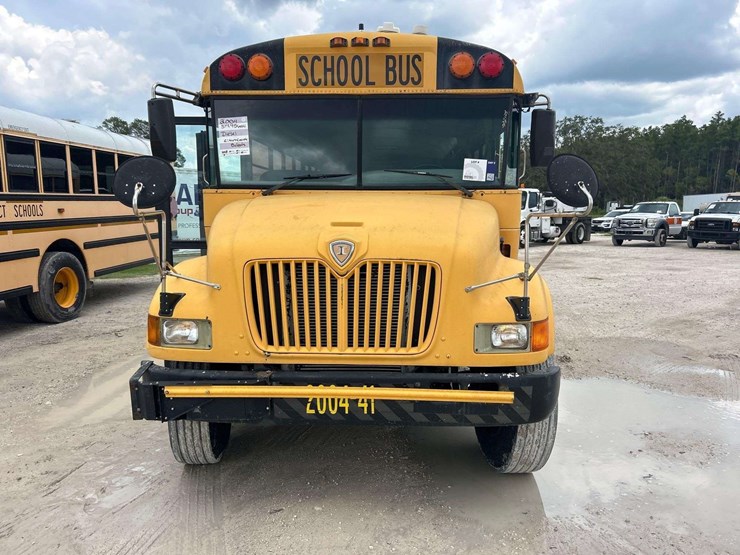 2004-ic-corporation-3000ic-school-bus-image-21