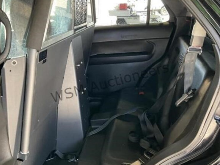 2016-ford-explorer-image-24
