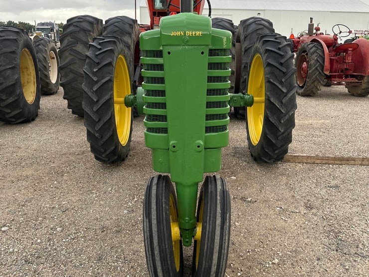 john-deere-b-image-2