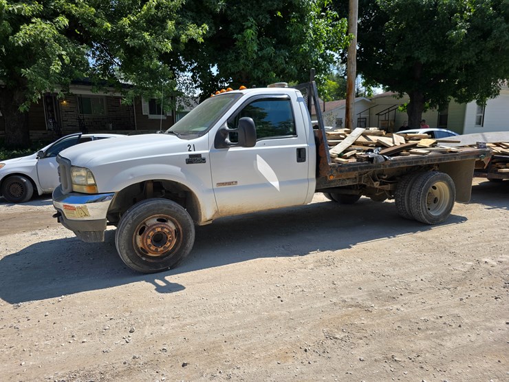 2004-ford-f550-image-5