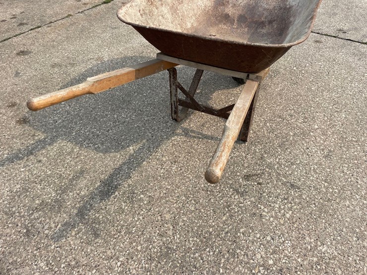 metal-wheel-barrow-image-4