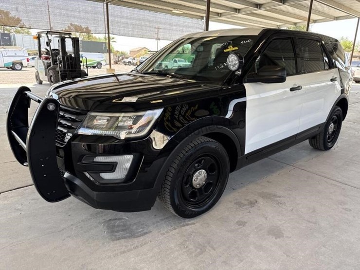 2017-ford-explorer-image-4