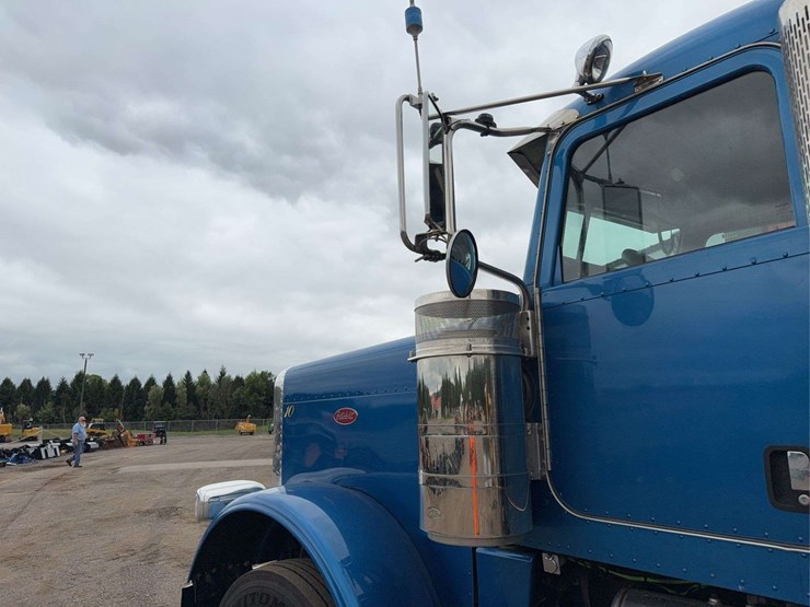 2008-peterbilt-388-image-34