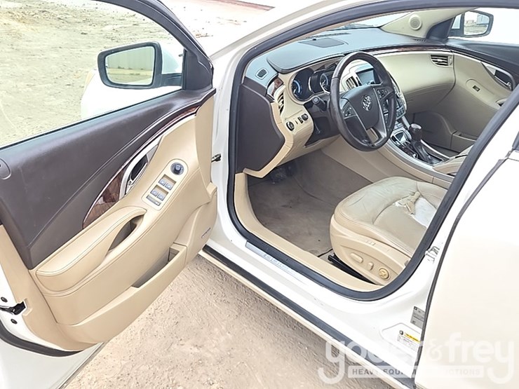 2010-buick-lacrosse-cxs-image-64