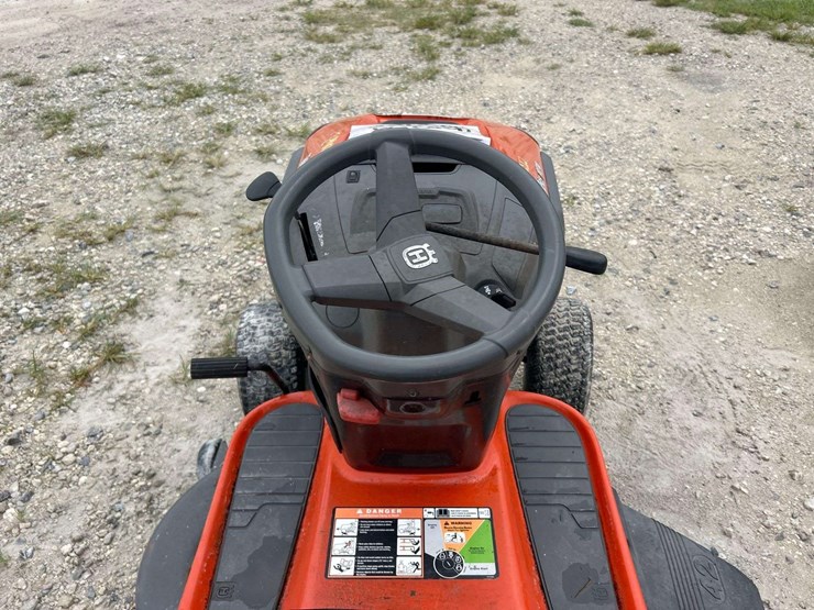 husqvarna-yth18542-42in-riding-mower-image-10