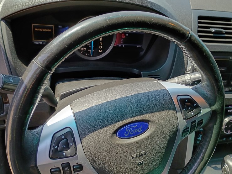 2013-ford-explorer-image-83