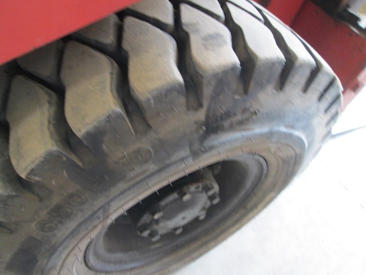#12-•-#26939-•-nissan-14-3000lb-pneumatic-tire-forklift-nf01m14-image-10