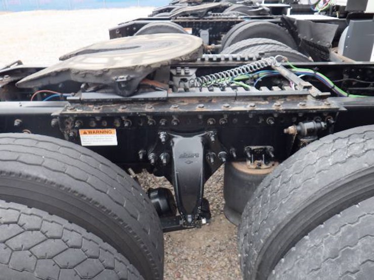 2021-freightliner-cascadia-126-image-5