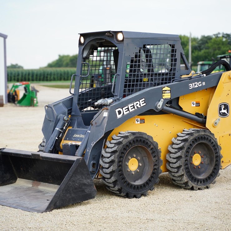 2018 DEERE 312GR