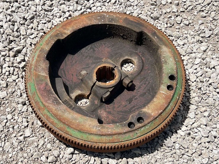 john-deere-model-g-flywheel-image-4