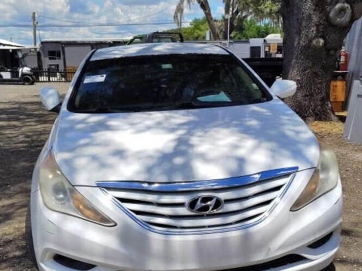 2011-hyundai-sonata-gls-runs/moves-image-2