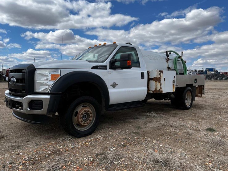 2015-ford-f550-image-1
