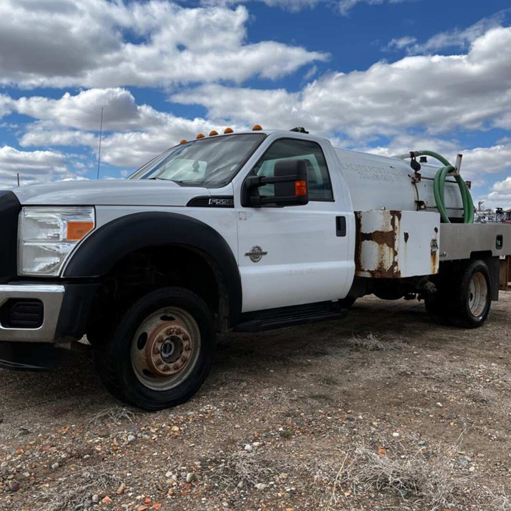 2015 FORD F550