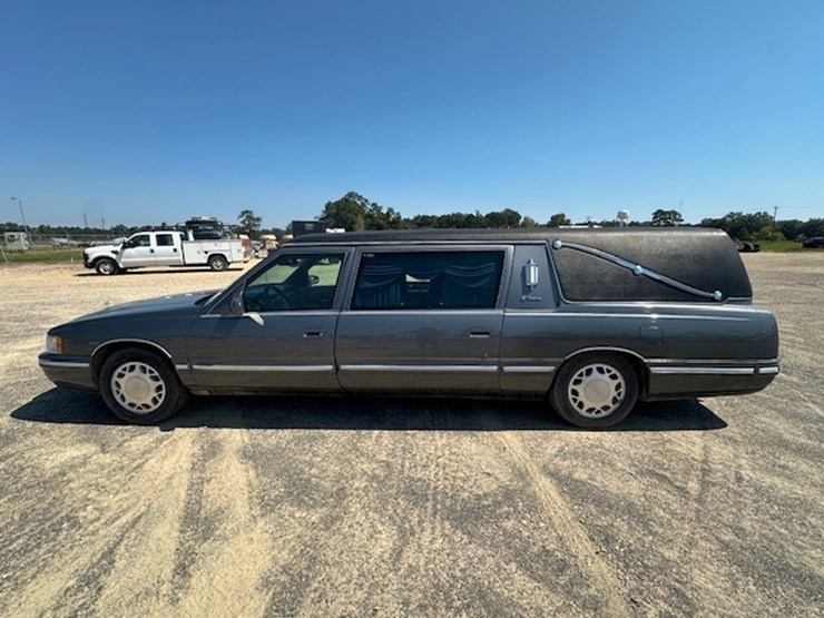 #22948-•-1997-cadillac-victoria-hearse-image-8