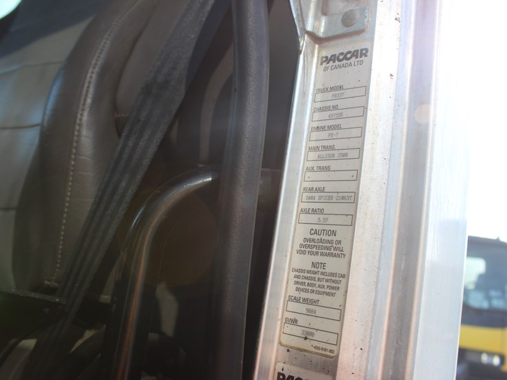 peterbilt-337-image-9