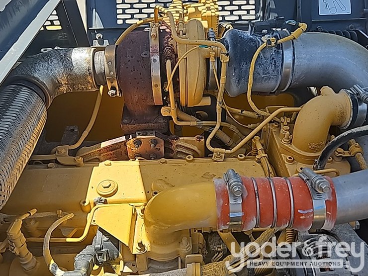 2019-deere-210g-image-41
