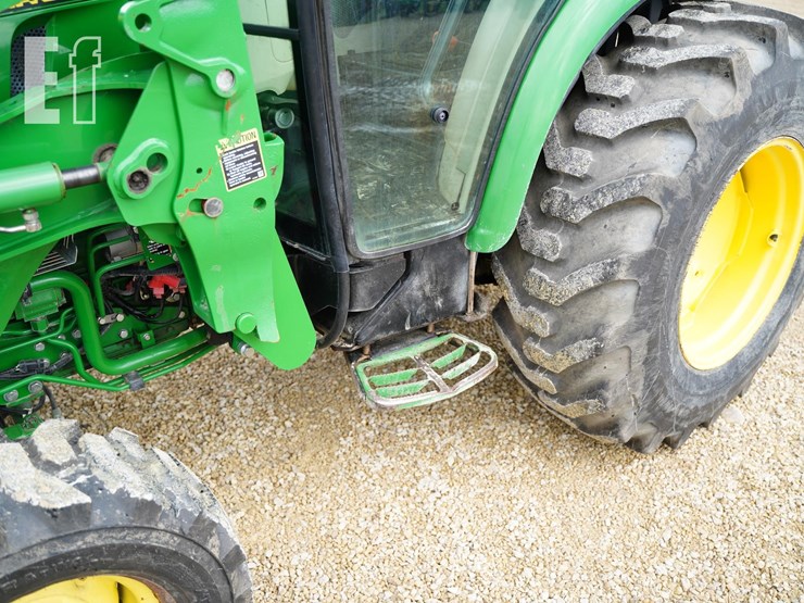 john-deere-4044r-image-9