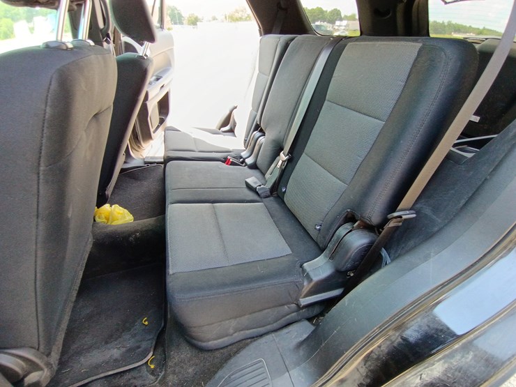 2014-ford-explorer-image-52
