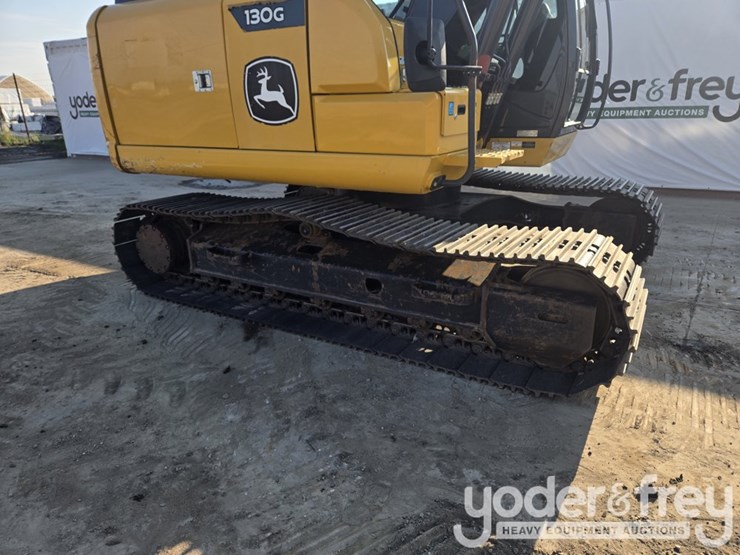 2022-deere-130g-image-21