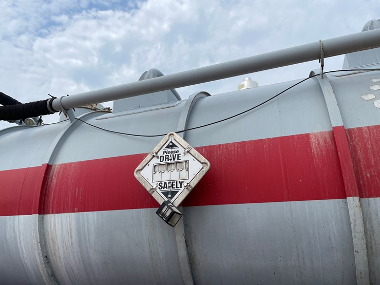 #4728-•-1995-mack-tri-axle-water-tank-truck-(has-wi-title)-image-43