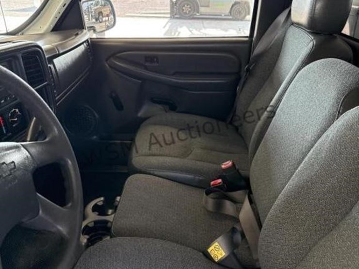 2006-chevrolet-silverado-1500-image-19