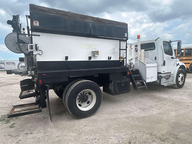 2012-freightliner-m2-106-asphalt-pothole-patcher-truck-image-3