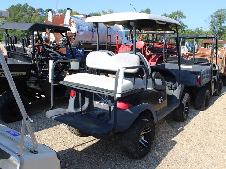 #23039-•-club-car-golf-cart,-48-volts,-white-|-parts-or-repair-image-4