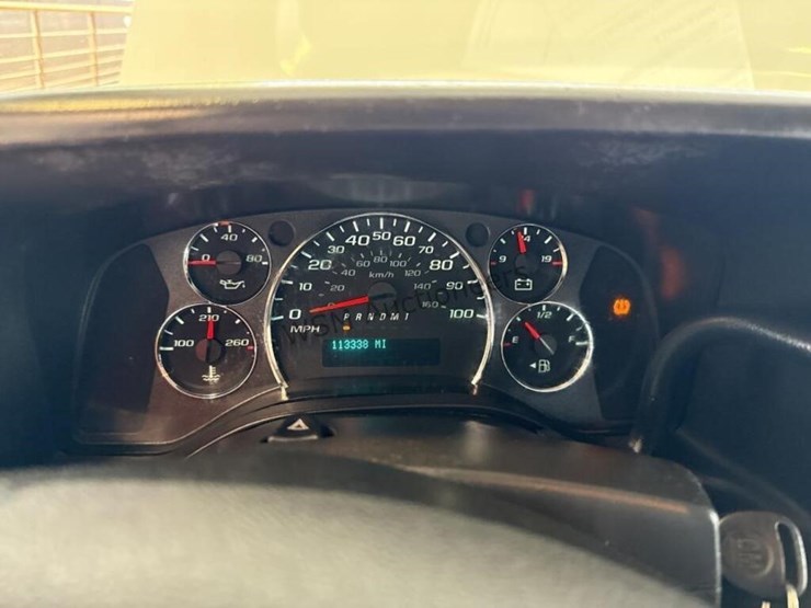2013-chevrolet-express-2500-image-16