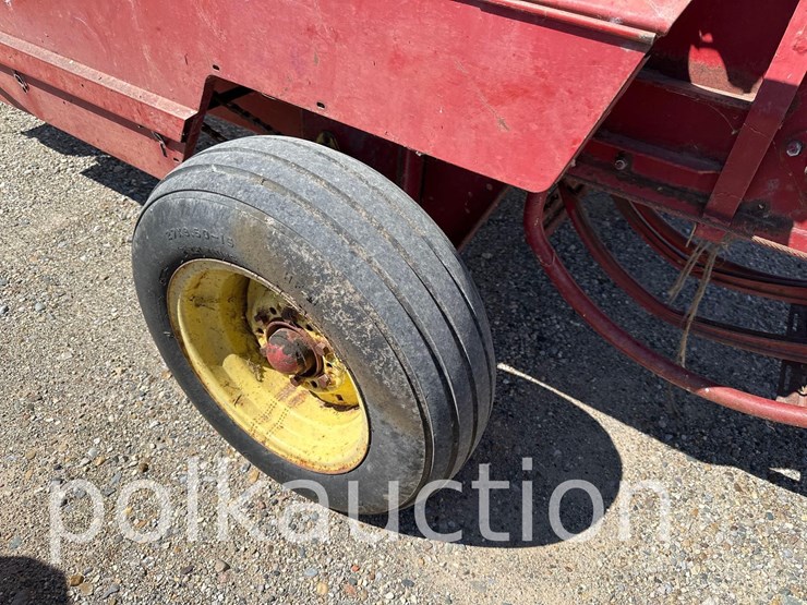 new-holland-311-image-9