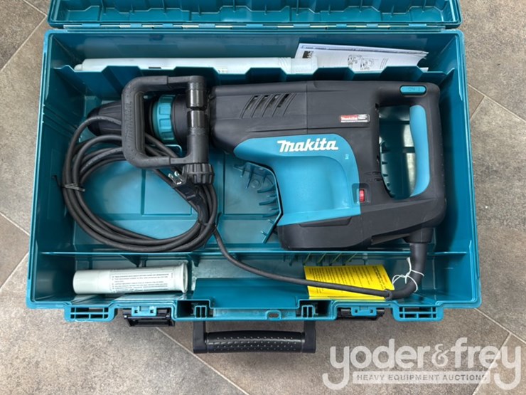 makita-20lb-demolition-hammer--hm1203c--1-yr-factory-warranty--recon-image-1