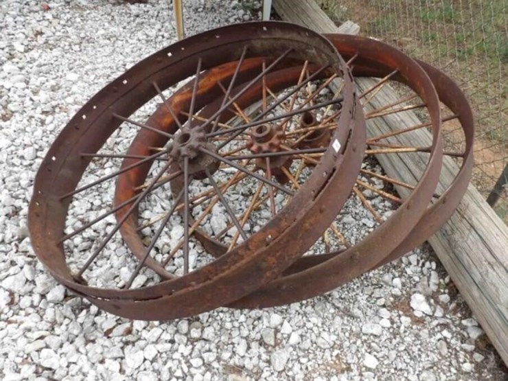 3---antique-steel-wheels---44"-image-2