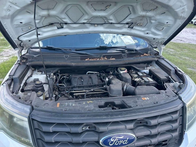 2017-ford-explorer-image-9