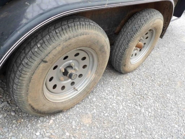 16'-texas-bragg-enclosed-trailer-image-17
